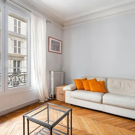 8 Couchages - Boulevard Pereire * Parigi