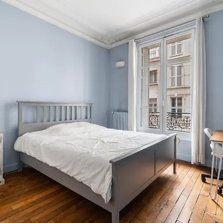 8 Couchages - Boulevard Pereire * Parigi